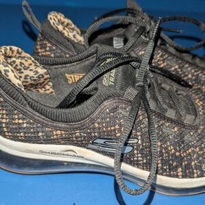 Skechers Black and Tan Sneakers for Everyday Comfort